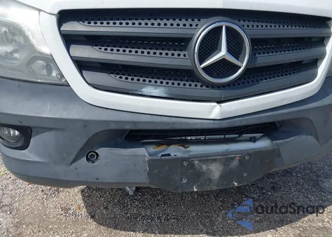 2015 Mercedes-Benz Sprinter 2500 High Roof z USA, uszkodzony, nr VIN WD3PE8DC8FP118570